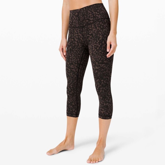 LULULEMON High-Rise Wunder Under 21" Crop - Luxtreme NWOT - Picture 1 of 16